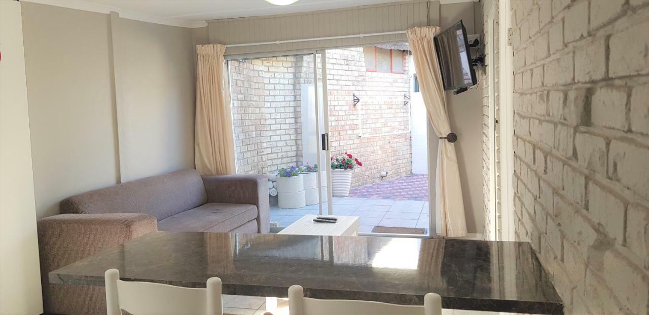Hotel Kelzane Self-Catering à Gonubie Extérieur photo